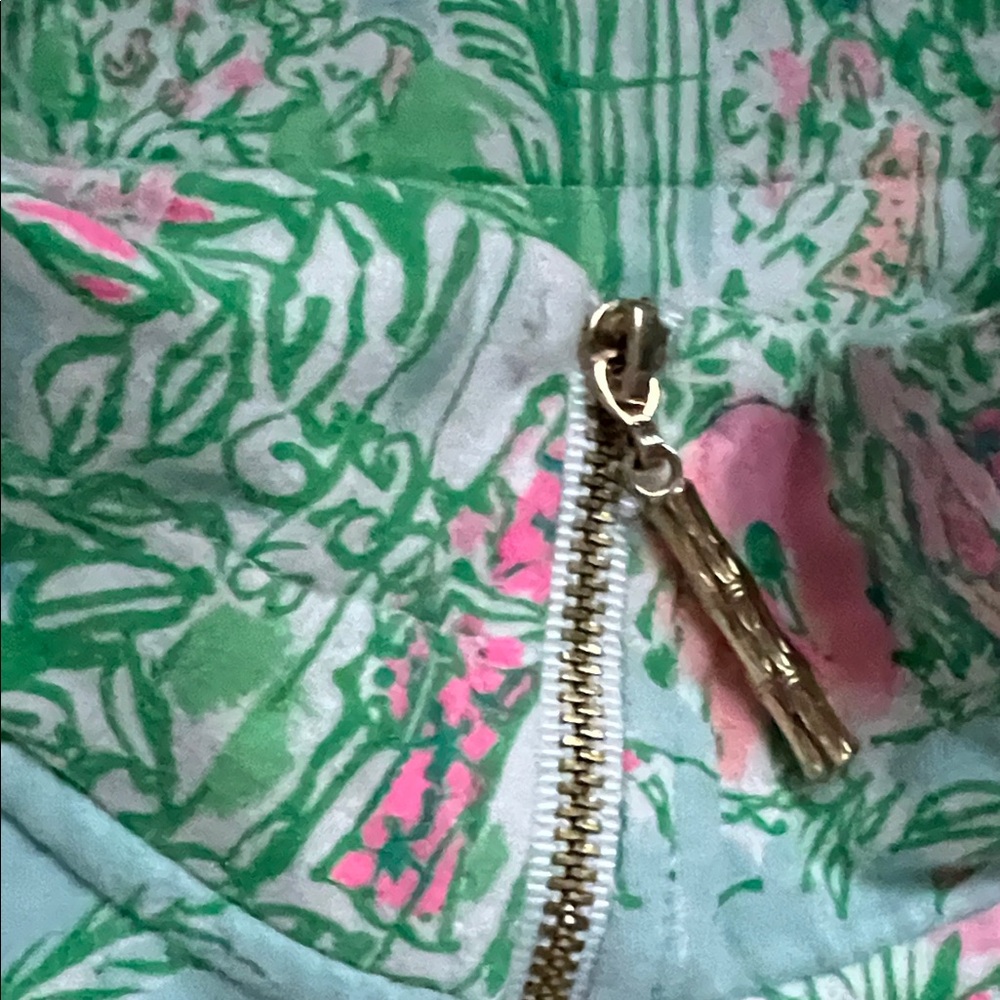Lilly Pulitzer ⭐️ Green and Pink Patterned Top Size S - Picture 4 of 13